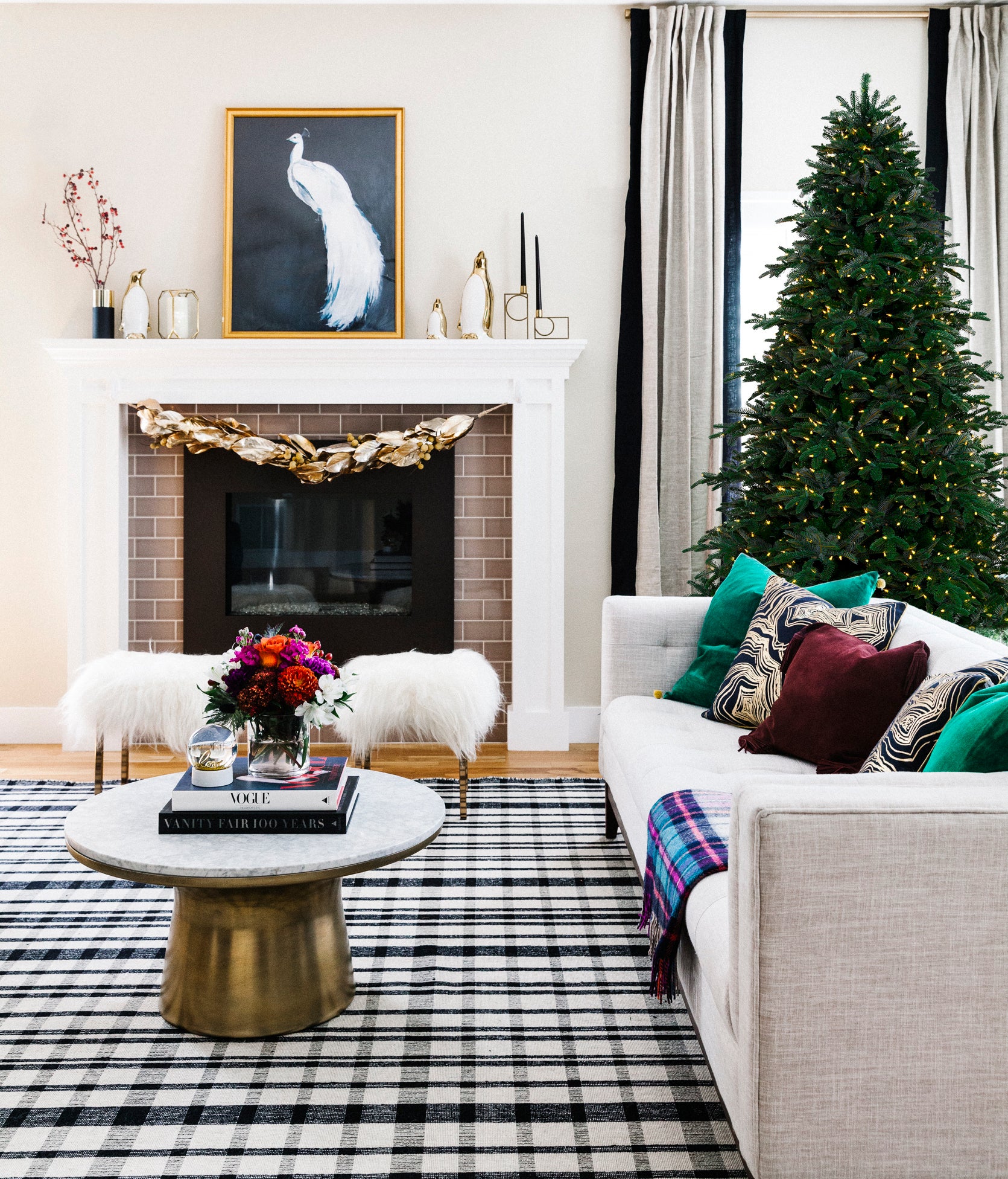 6 Super Easy and Affordable Ways To Deck The Halls With Holiday Décor Your Guests Will Love
